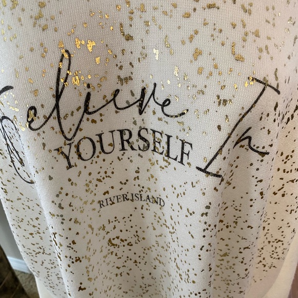 White sweater - Picture 6 of 7